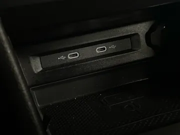 2022 Volkswagen Tiguan - image 30