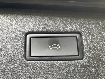 2022 Volkswagen Tiguan - image 23
