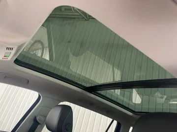 2022 Volkswagen Tiguan - image 6