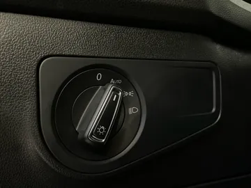 2022 Volkswagen Tiguan - image 19