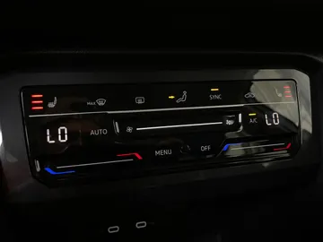 2022 Volkswagen Tiguan - image 23