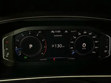 2022 Volkswagen Tiguan - image 17