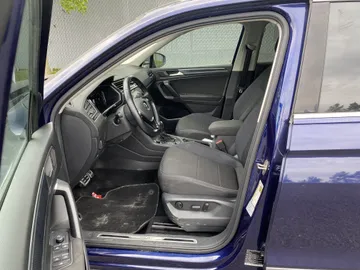 2021 Volkswagen Tiguan - image 8