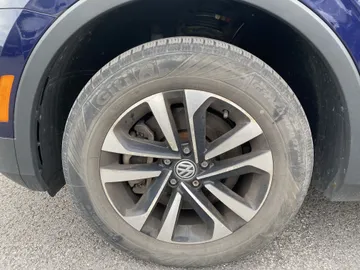 2021 Volkswagen Tiguan - image 7