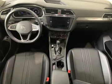 2022 Volkswagen Tiguan - image 4