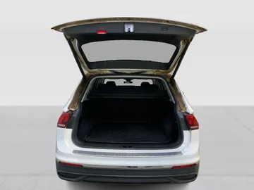 2022 Volkswagen Tiguan - image 13