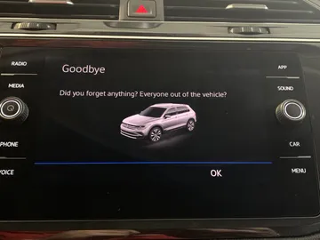 2022 Volkswagen Tiguan - image 29