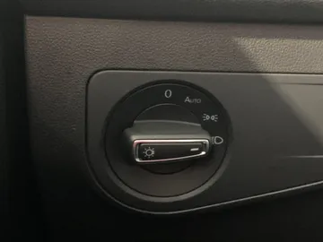 2022 Volkswagen Tiguan - image 18