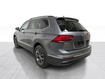 2022 Volkswagen Tiguan - image 11