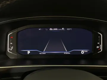 2022 Volkswagen Tiguan - image 18