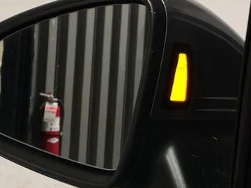 2022 Volkswagen Tiguan - image 19