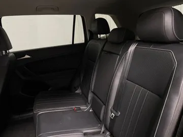 2022 Volkswagen Tiguan - image 15