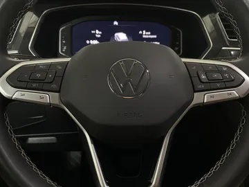 2022 Volkswagen Tiguan - image 17
