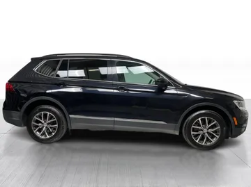 2019 Volkswagen Tiguan - image 2