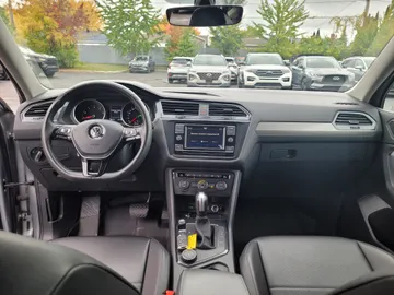 2020 Volkswagen Tiguan - image 7