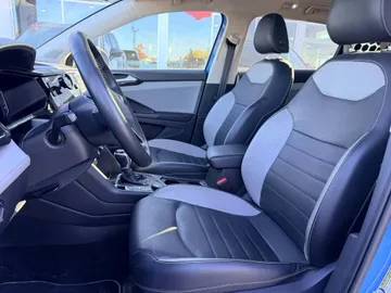 2022 Volkswagen Taos - image 8