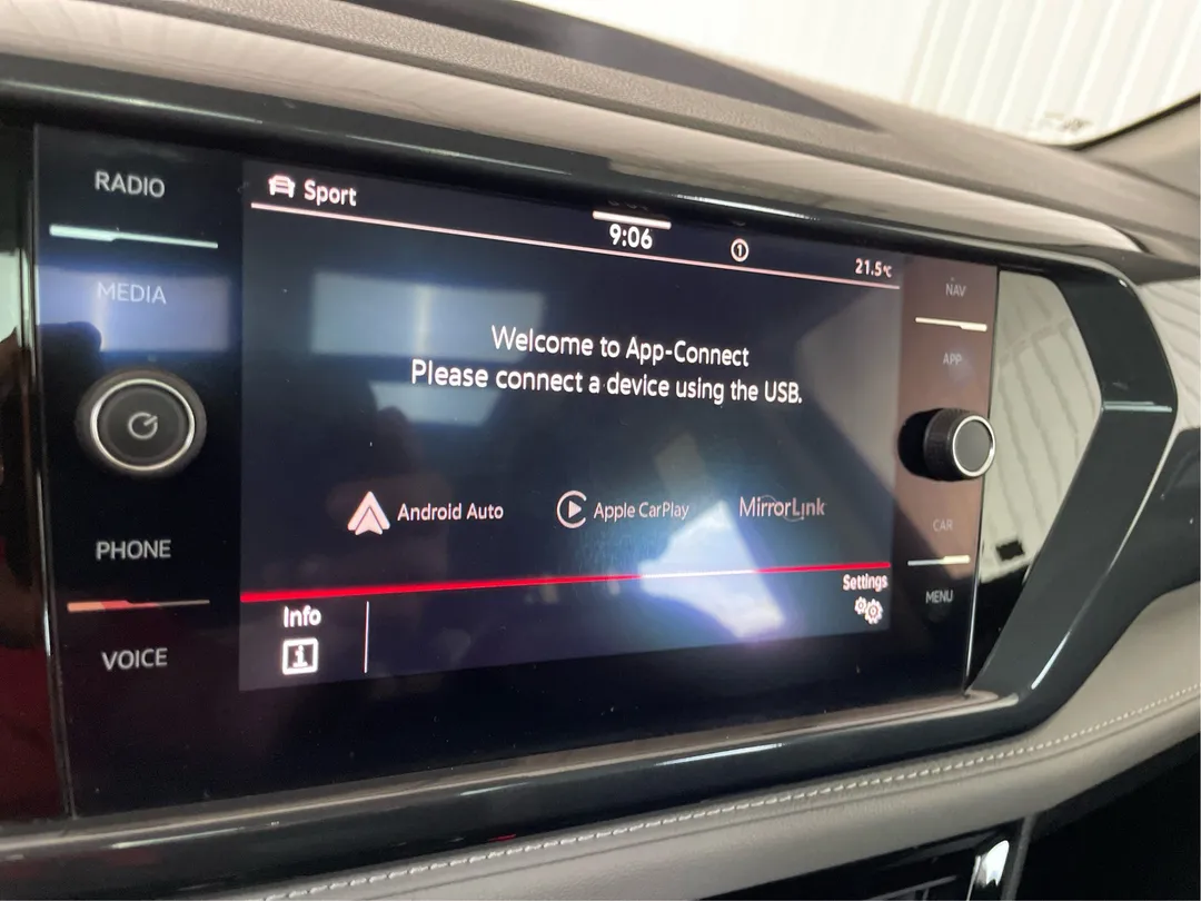 2022 Volkswagen Taos — photo 7