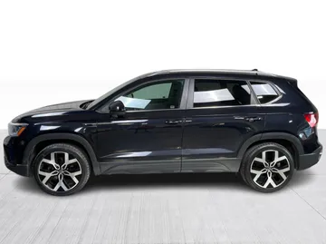 2022 Volkswagen Taos - image 11