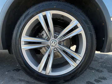 2019 Volkswagen Tiguan - image 7