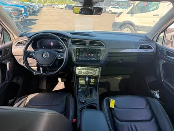2020 Volkswagen Tiguan - image 9
