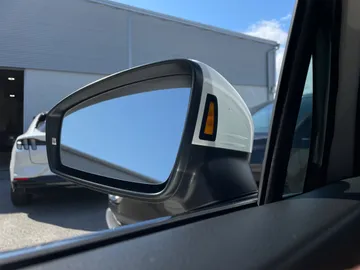 2020 Volkswagen Tiguan - image 19