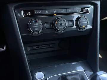 2020 Volkswagen Tiguan - image 23