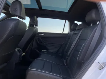 2020 Volkswagen Tiguan - image 16