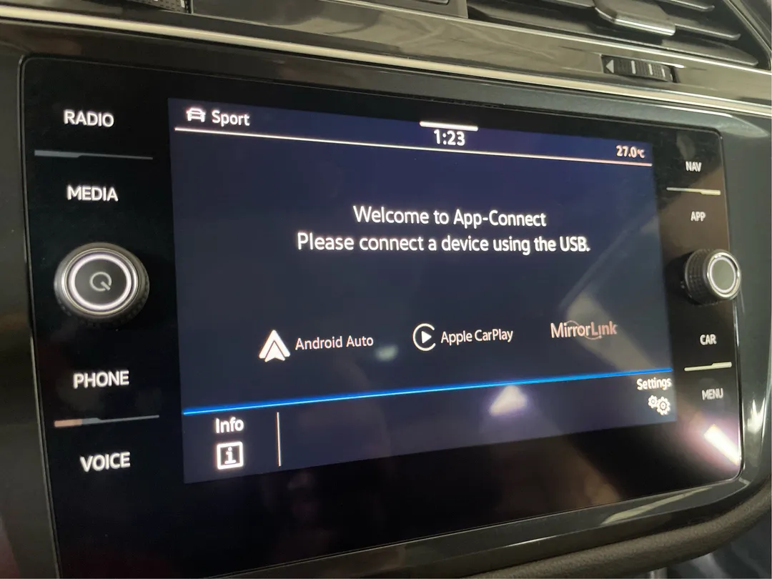2021 Volkswagen Tiguan — photo 7