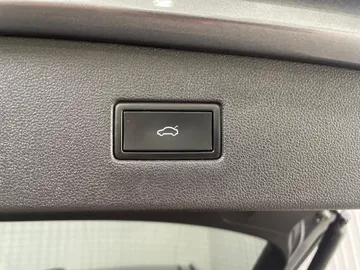 2021 Volkswagen Tiguan - image 23