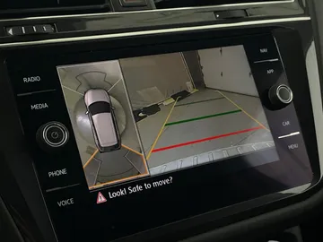 2018 Volkswagen Tiguan - image 23