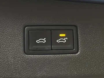 2018 Volkswagen Tiguan - image 20