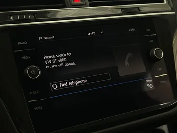 2018 Volkswagen Tiguan - image 29