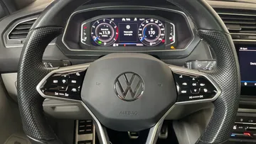 2022 Volkswagen Tiguan - image 19