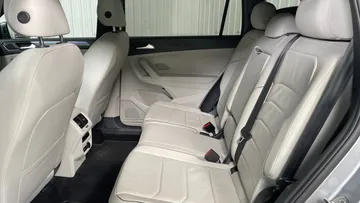 2022 Volkswagen Tiguan - image 16