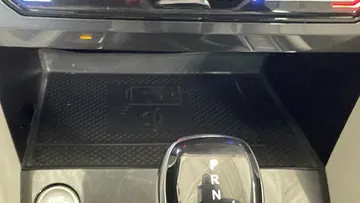 2022 Volkswagen Tiguan - image 34