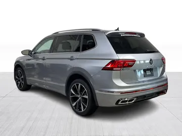 2022 Volkswagen Tiguan - image 12