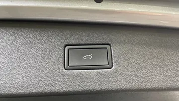 2022 Volkswagen Tiguan - image 23