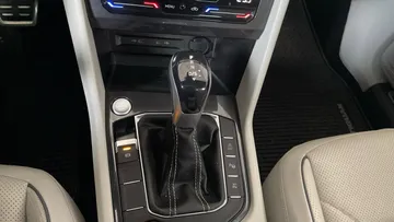 2022 Volkswagen Tiguan - image 33