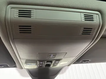 2020 Volkswagen Tiguan - image 17