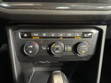 2020 Volkswagen Tiguan - image 26