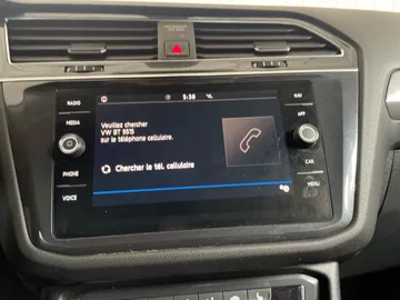 2020 Volkswagen Tiguan - image 30