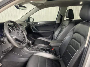 2020 Volkswagen Tiguan - image 3