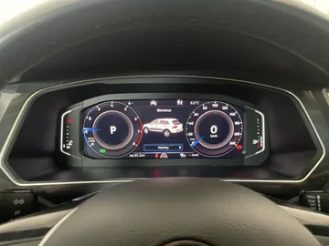 2020 Volkswagen Tiguan - image 18