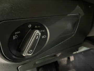 2020 Volkswagen Tiguan - image 20