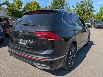 2024 Volkswagen Tiguan - image 3