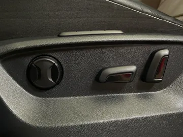2024 Volkswagen Tiguan - image 21