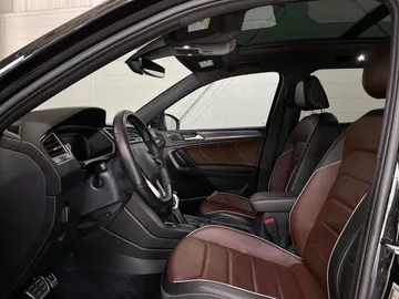 2024 Volkswagen Tiguan - image 3