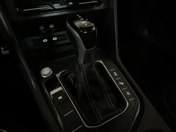 2024 Volkswagen Tiguan - image 34