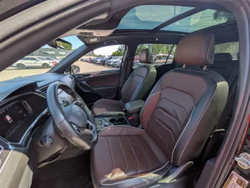 2024 Volkswagen Tiguan - image 8