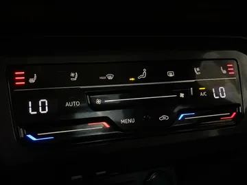 2024 Volkswagen Tiguan - image 25